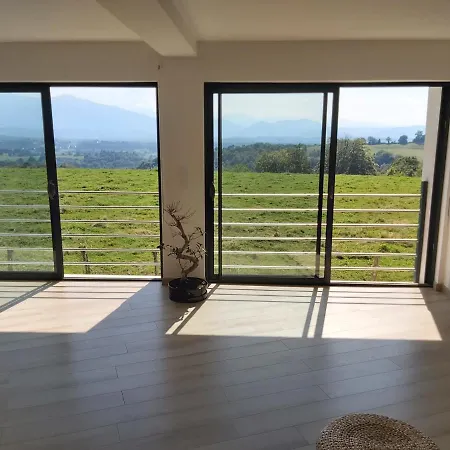 Maison Entouree D Animaux En Pleine Campagne * Lasseube