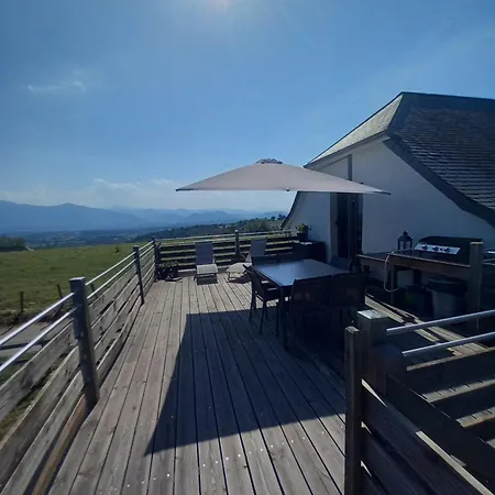Maison Entouree D Animaux En Pleine Campagne Villa *